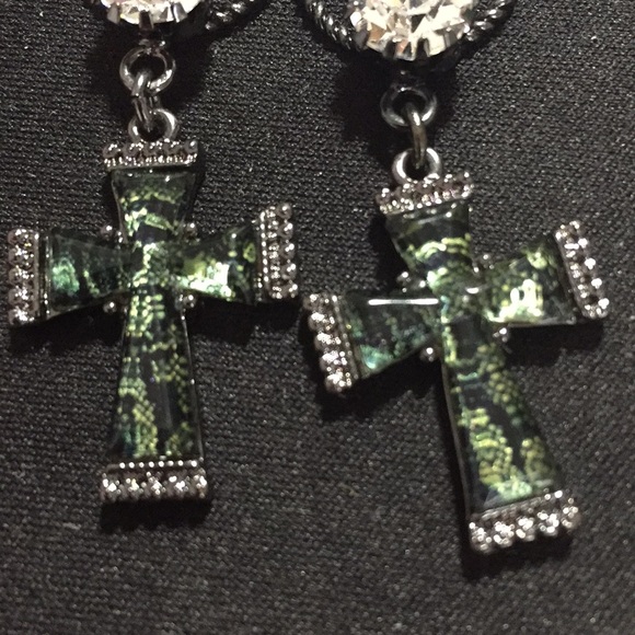 Jewelry - Picture 3 of 3